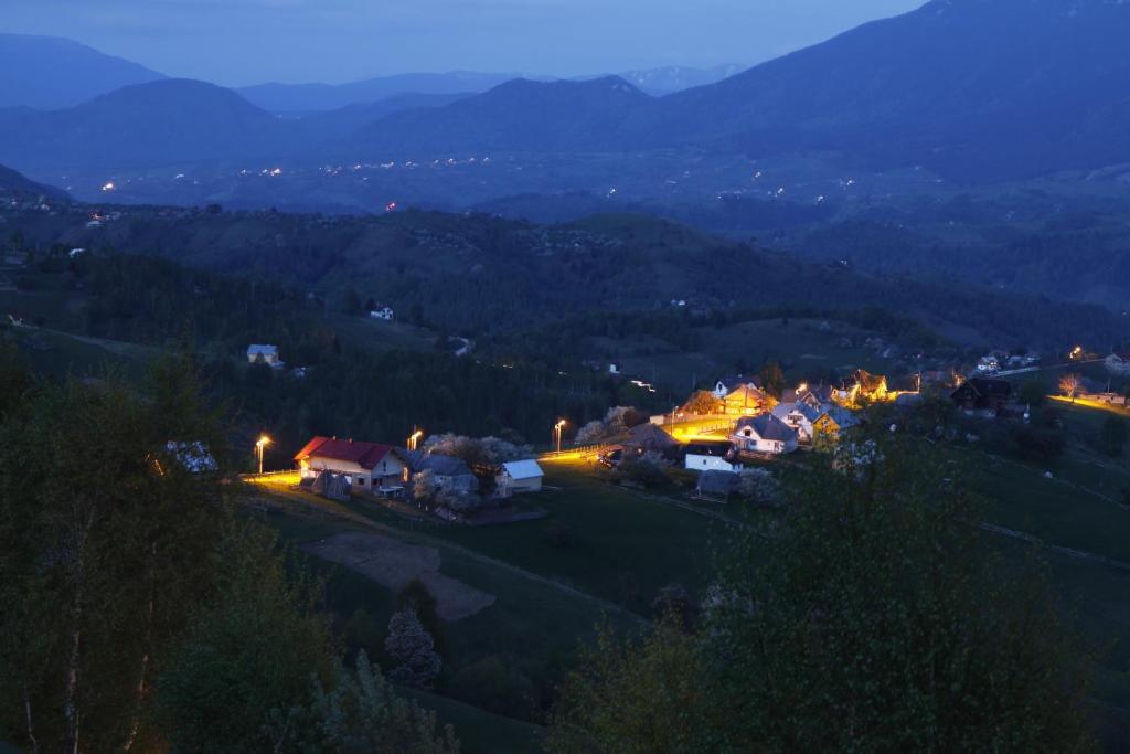 Nobillis - Carpathian Residence Peştera Zewnętrze zdjęcie